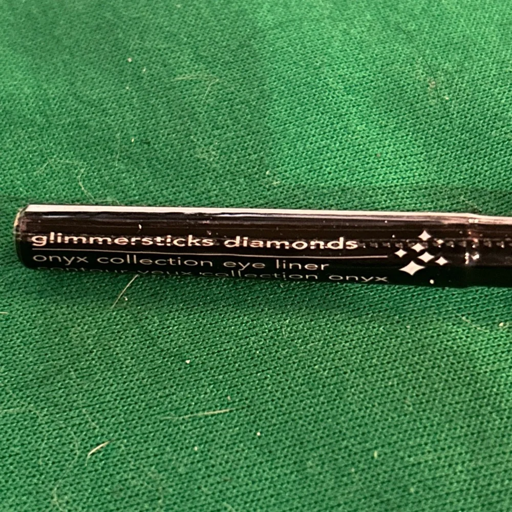 Avon Glimmersticks Diamonds Eyeliner. Gold Onyx